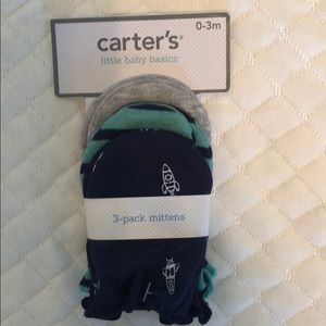 Three pack mittens 0-3 month brand new
